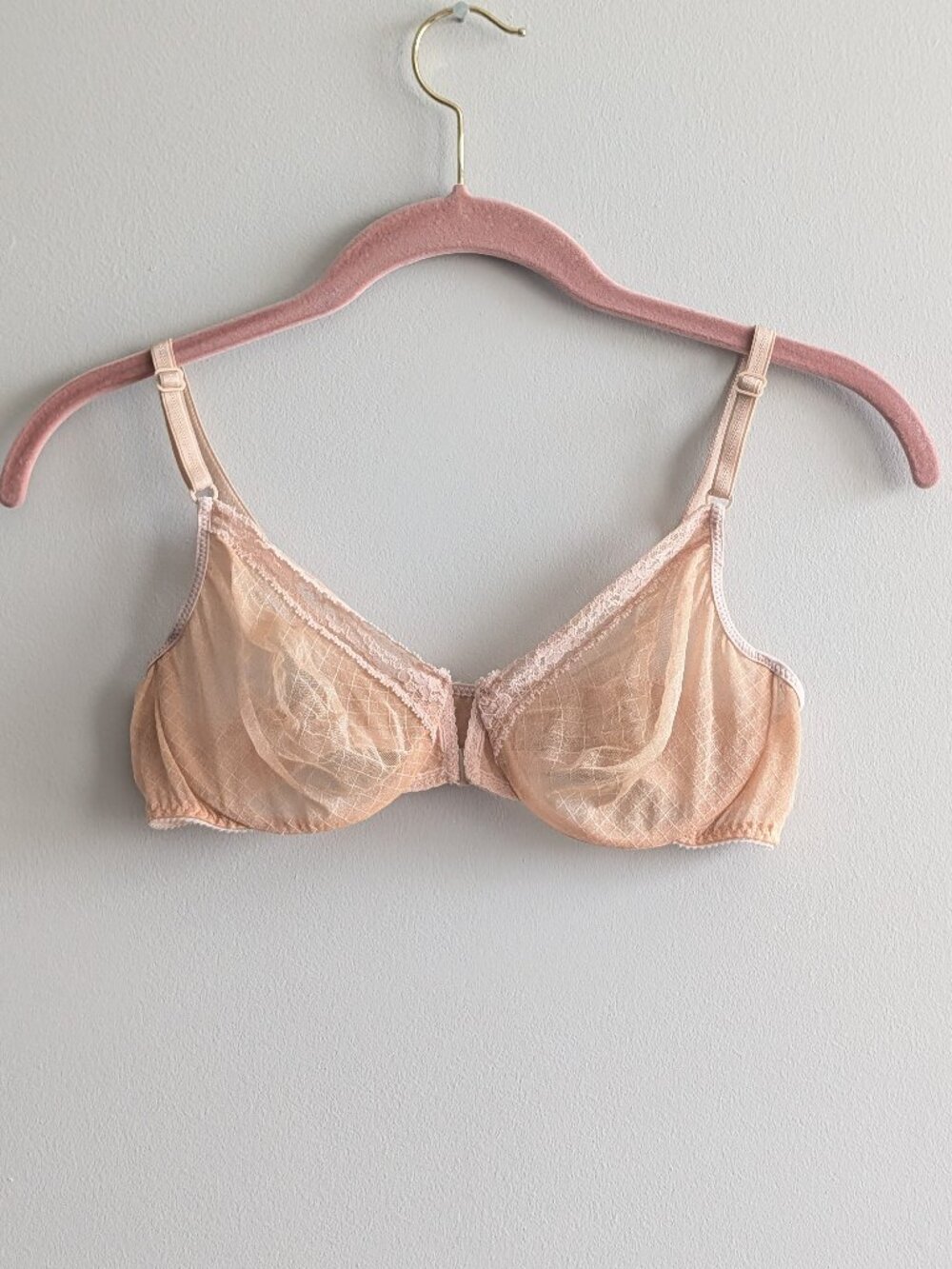 Vintage Warner's Sizzles Sheer Nude Front Closure Bra Style 1006 SIZE 36B